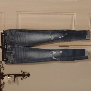 Hollister Medium Wash Mid-Rise Distressed Raw Hem Ankle Skinny Size 1 Reg 25x30